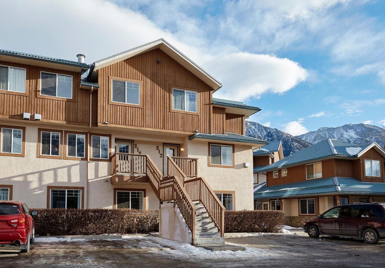 Mountain Gate - Pet Friendly 2Br W Mountain Views And Open Hot Tub Villa Canmore Exterior photo